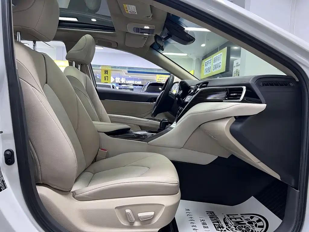 Toyota Camry — миниатюра 16
