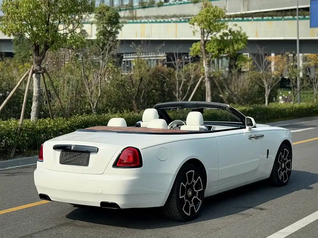 Rolls-Royce Dawn — миниатюра 6