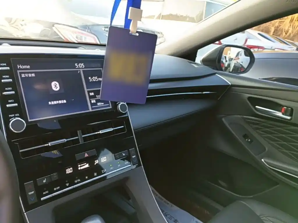 Toyota Avalon — миниатюра 10