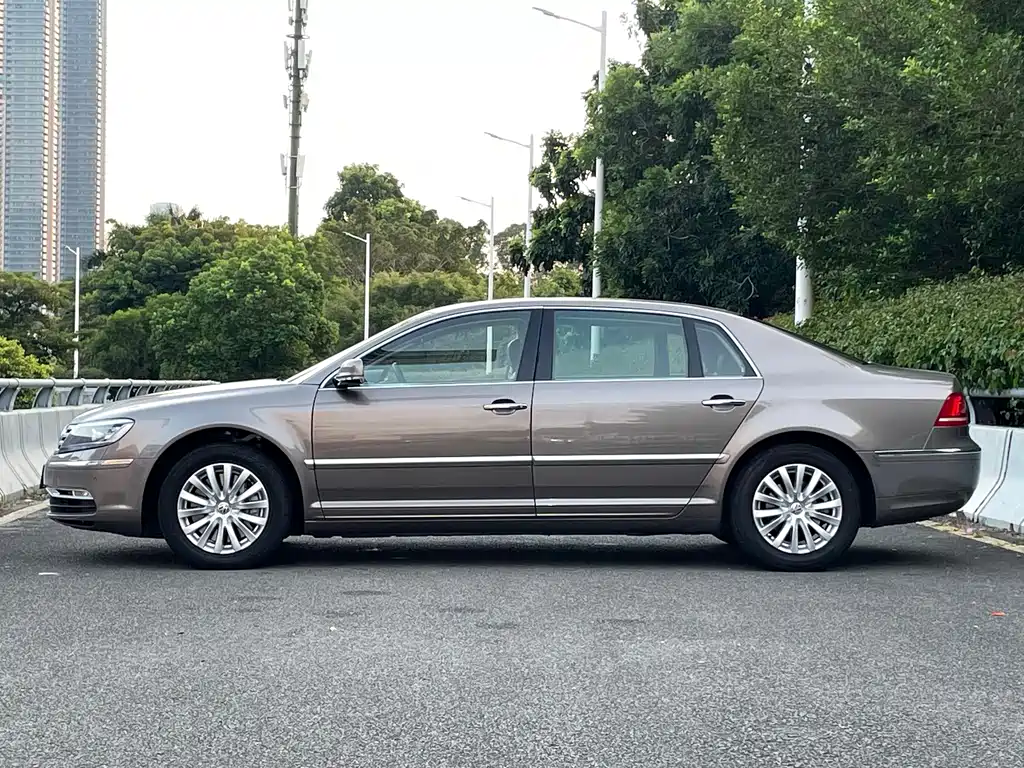 Volkswagen Phaeton — миниатюра 3