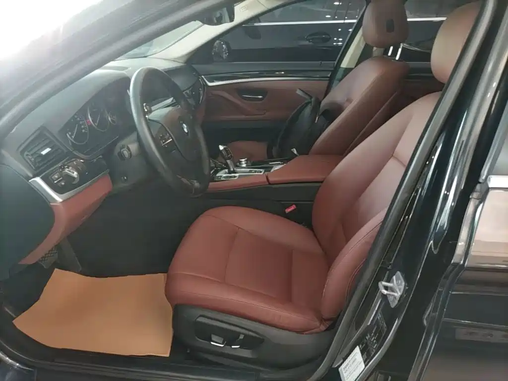 BMW 5 Series — миниатюра 15