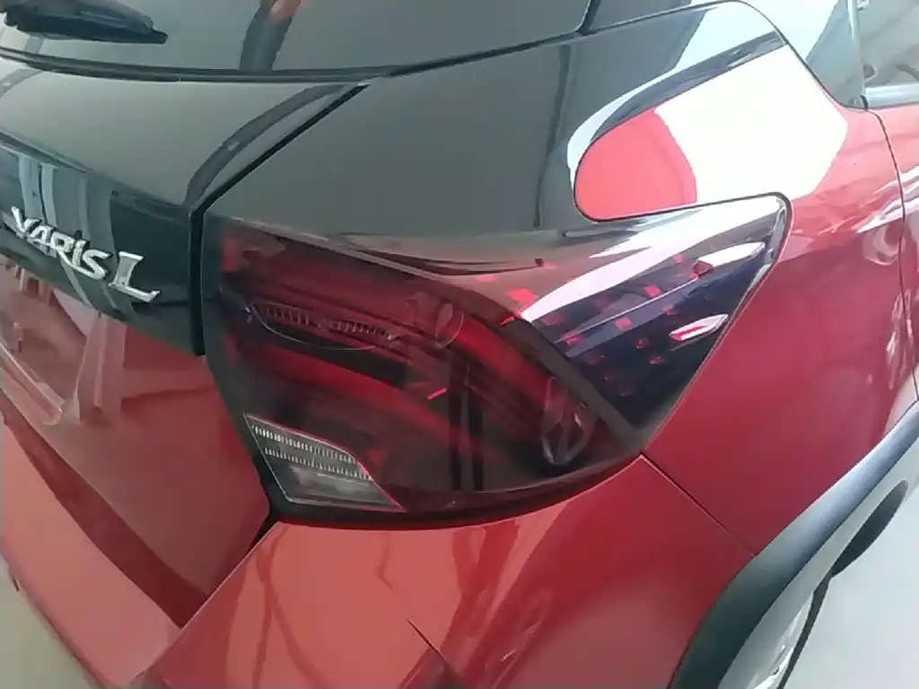 Toyota Yaris L — миниатюра 8