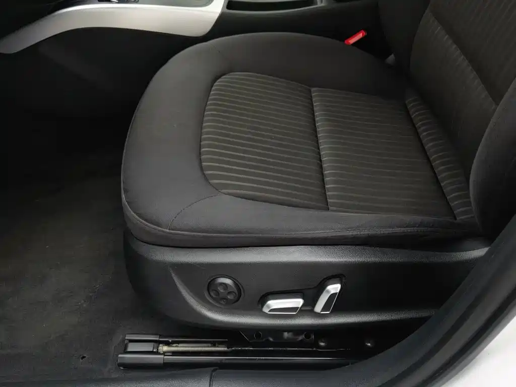 Audi A4L — миниатюра 20