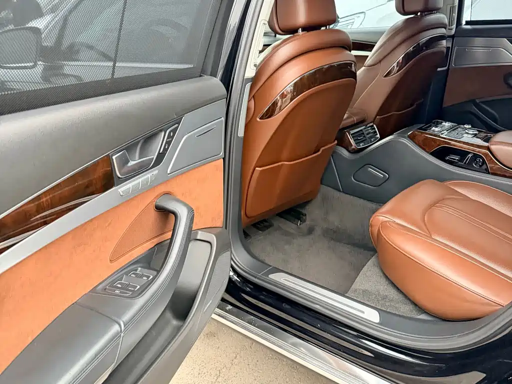 Audi A8 — миниатюра 12