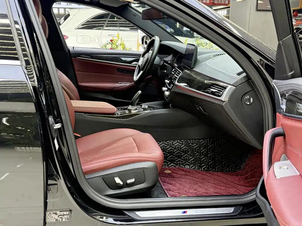 BMW 5 Series — миниатюра 17