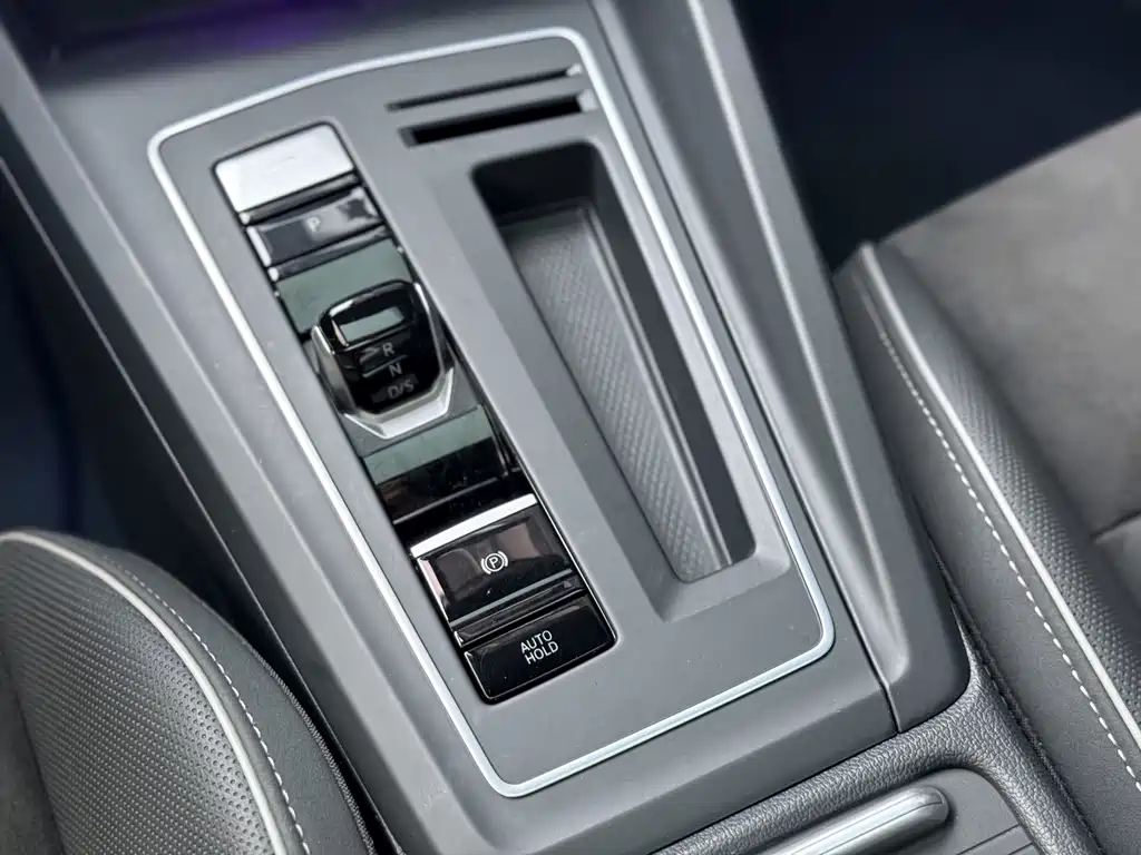 Volkswagen Golf — миниатюра 18