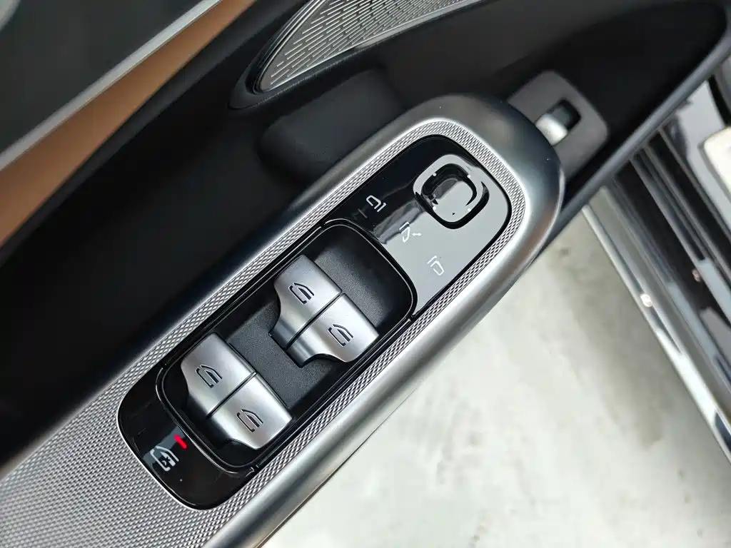 Mercedes-Benz E-Class id 4622396 из Китая 22