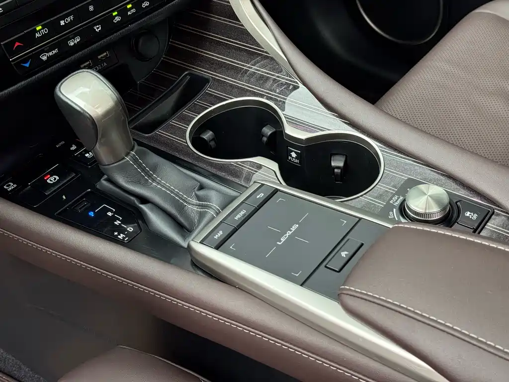 Lexus RX — миниатюра 13