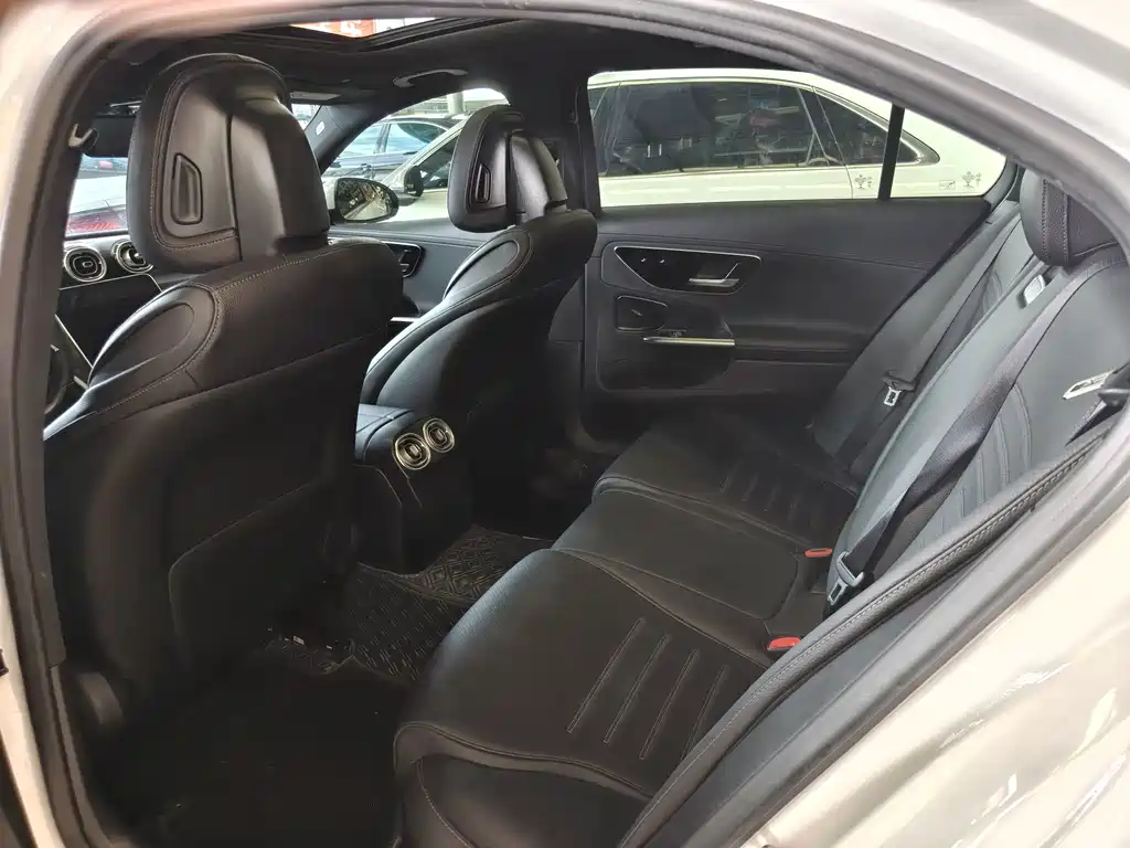 Mercedes-Benz C-Class — миниатюра 8