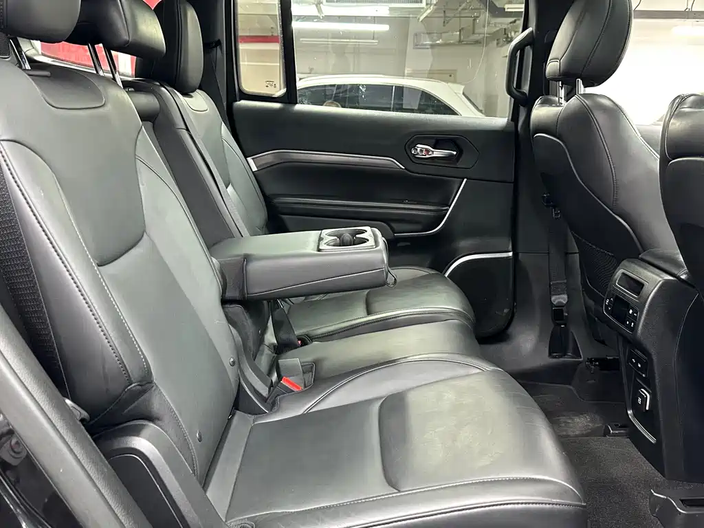 Jeep Grand Commander — миниатюра 14