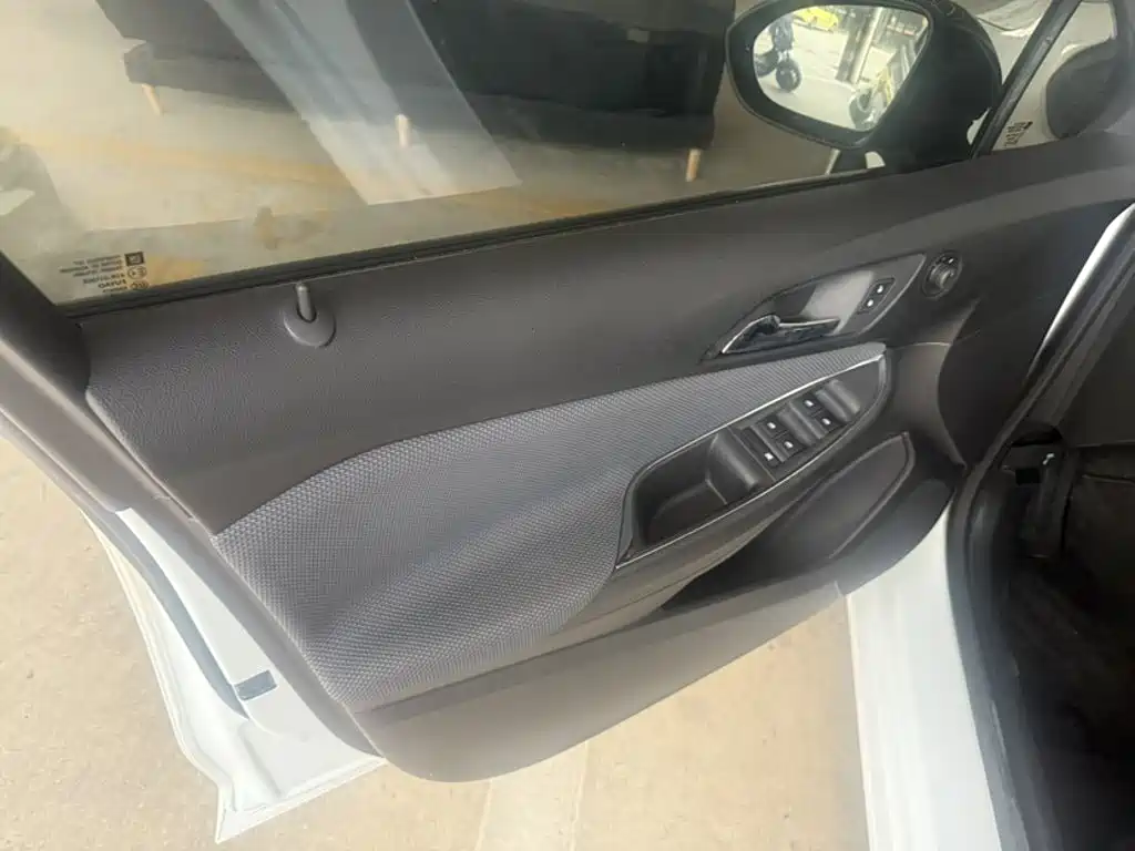 Chevrolet Cruze — миниатюра 18