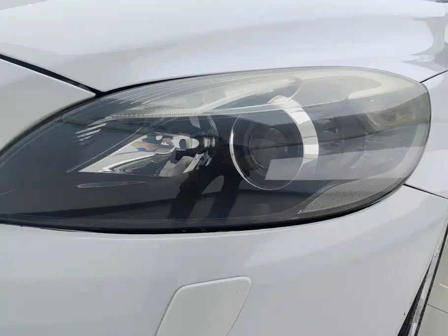 Volvo V40 — миниатюра 5