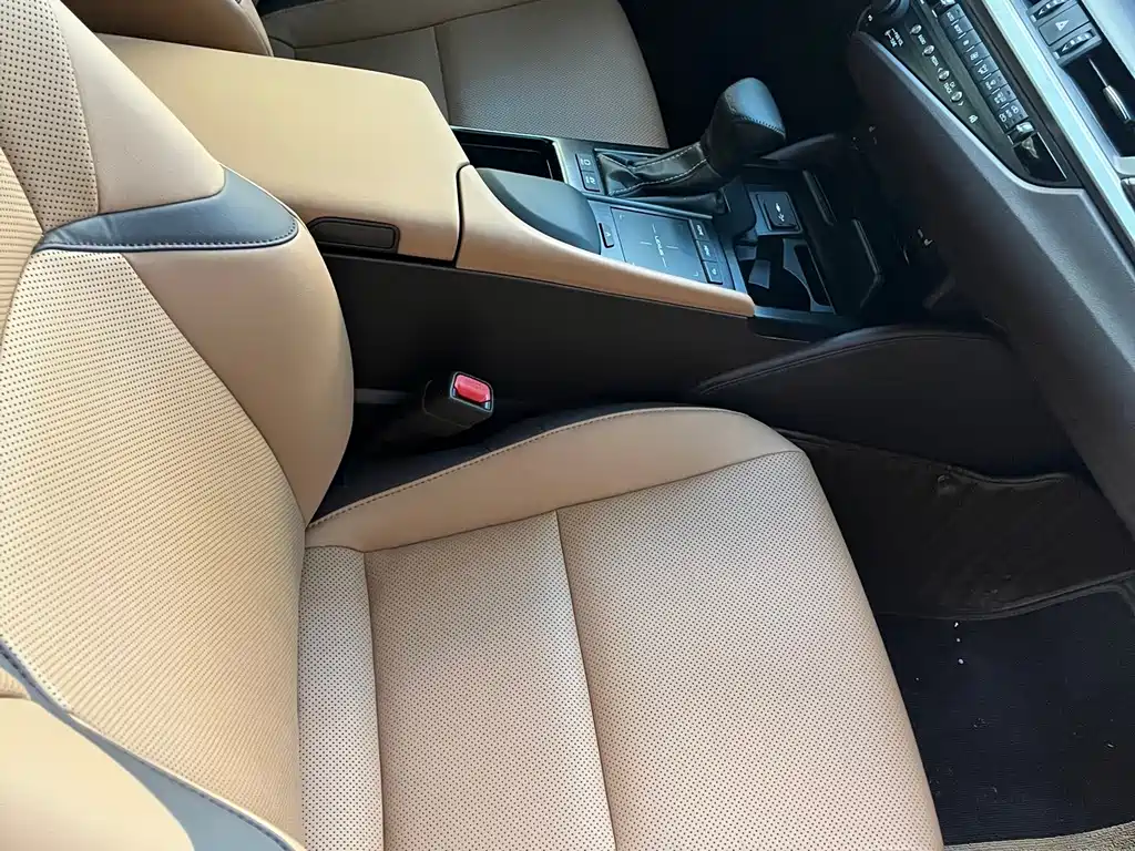 Lexus ES — миниатюра 26