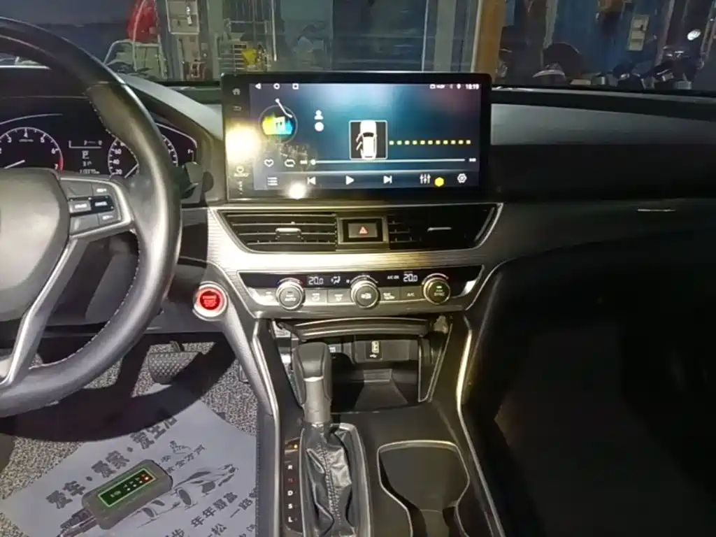 Honda Accord — миниатюра 13