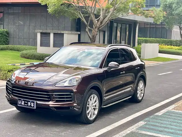 PORSCHE CAYENNE 2019
