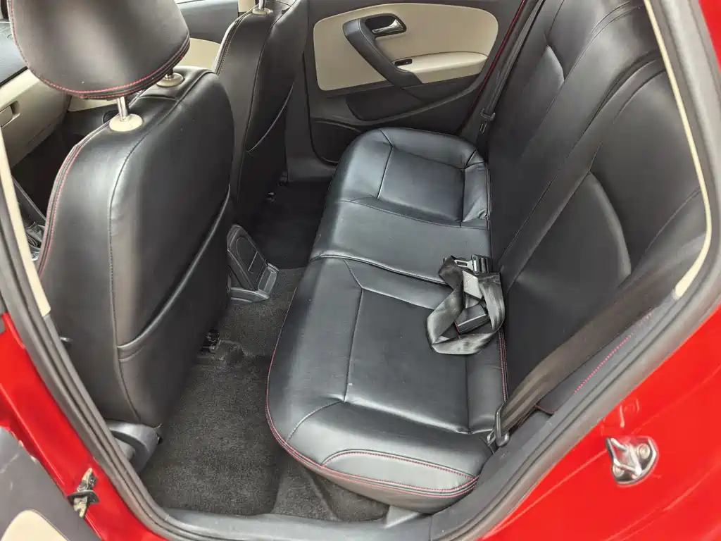 Volkswagen Polo 2013 1.6L AT Comfort