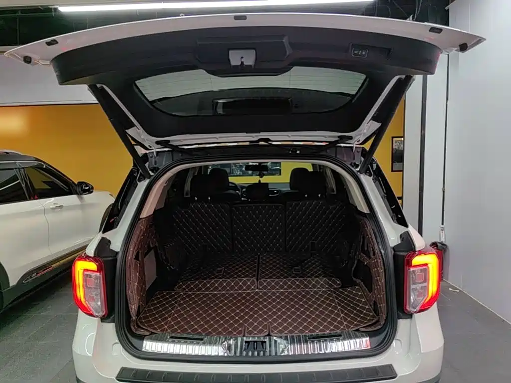 Ford Explorer — миниатюра 19