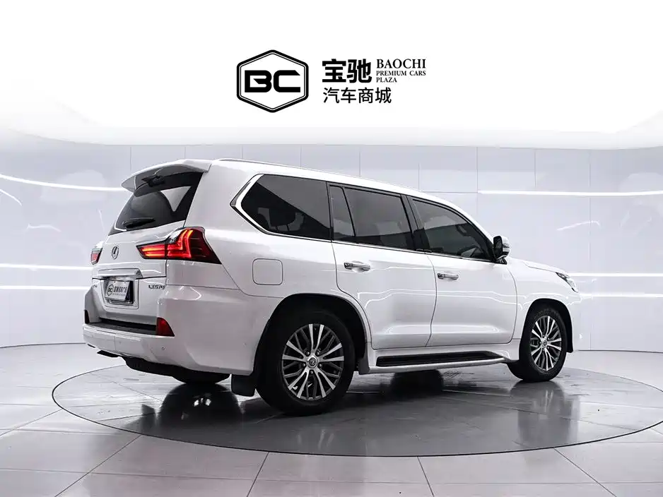 Lexus LX 570 Dynamic Luxury Edition, фото 3