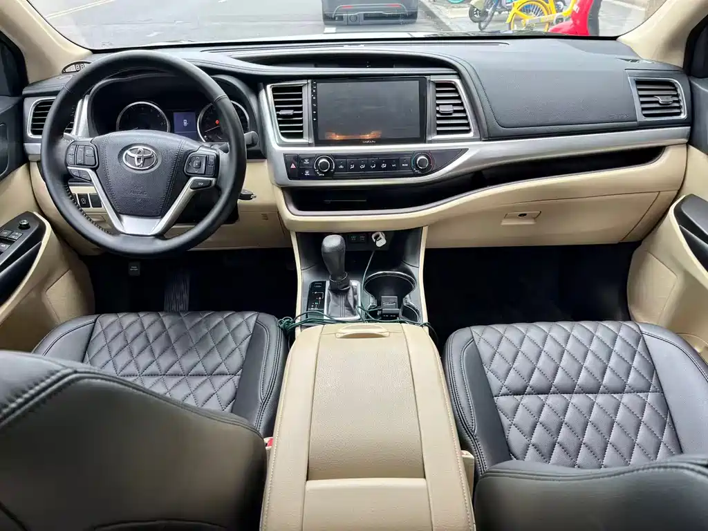 Toyota Highlander — миниатюра 9