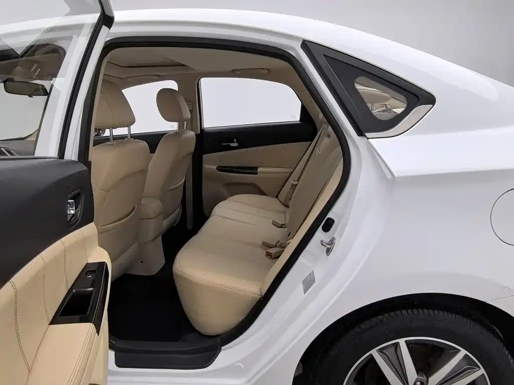 Changan Eado — миниатюра 15