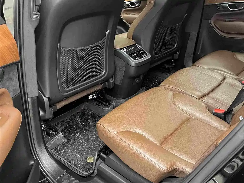 Volvo XC90 — миниатюра 8