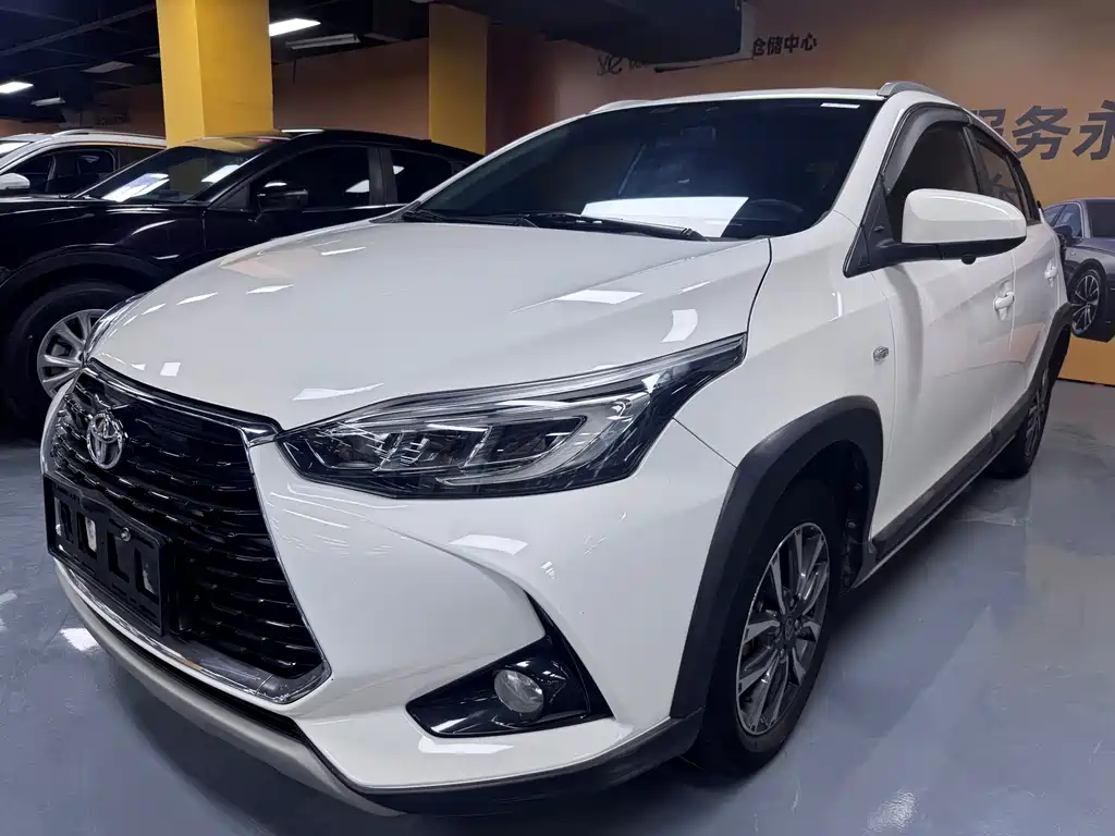 Toyota Yaris L 2022