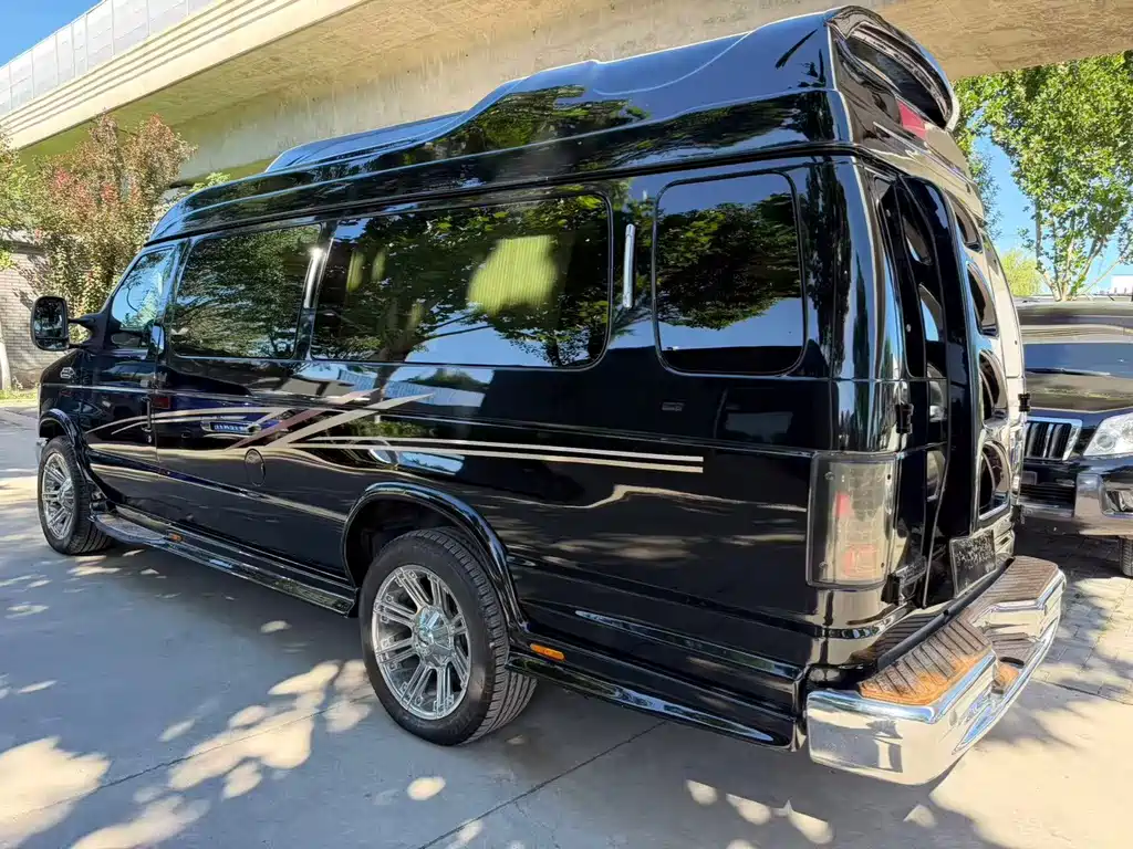 Ford E350 — миниатюра 4