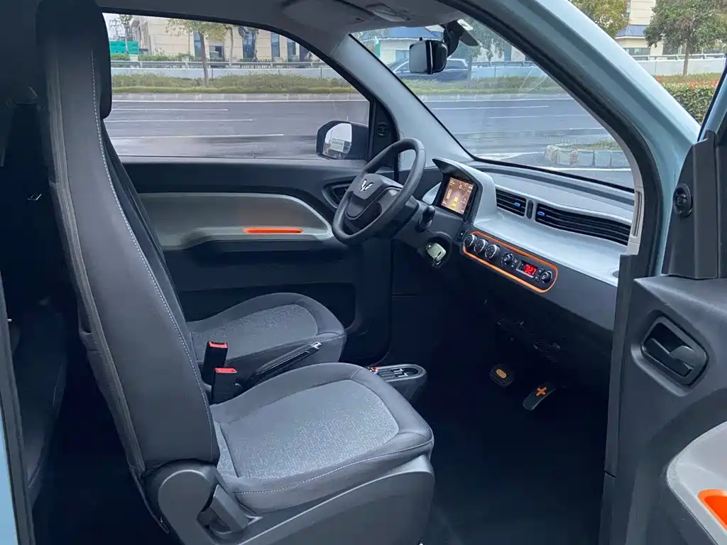 Wuling MINIEV — миниатюра 5