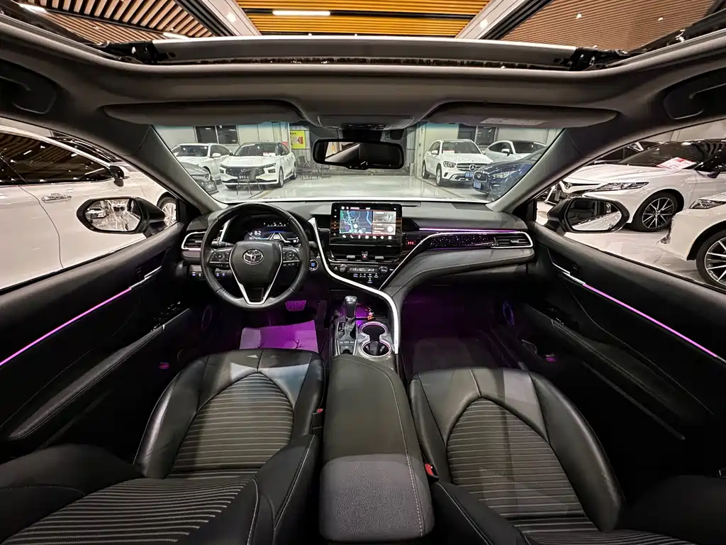 Toyota Camry — миниатюра 11