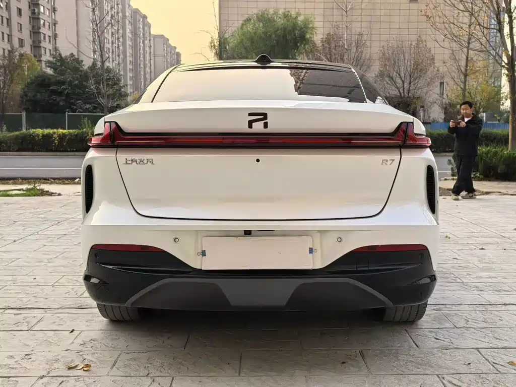 RISING AUTO FEIFAN R7