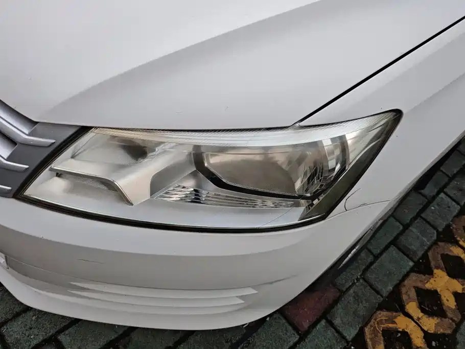 Volkswagen Santana — миниатюра 4