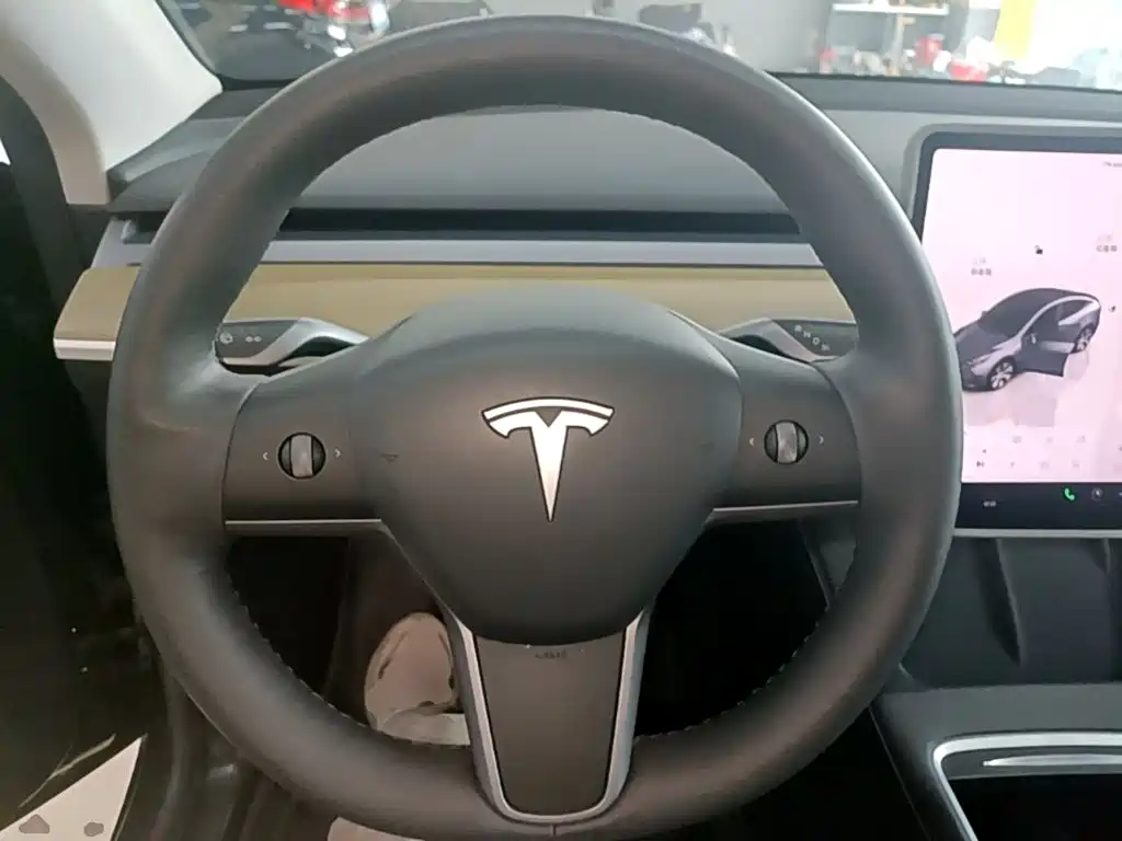 Tesla Model Y 2022 — фото 11
