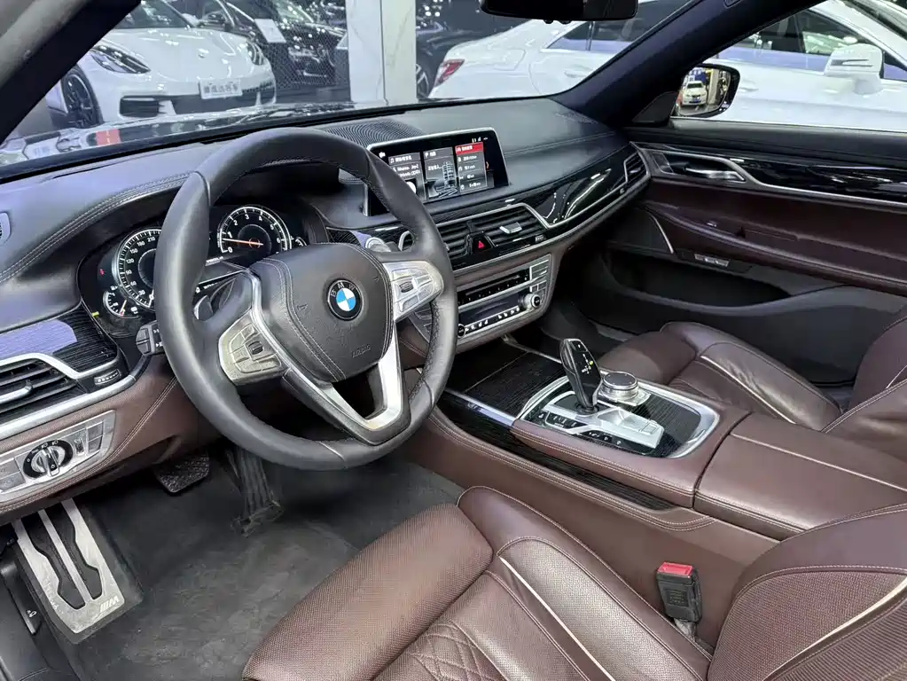 BMW 7 SERIES
