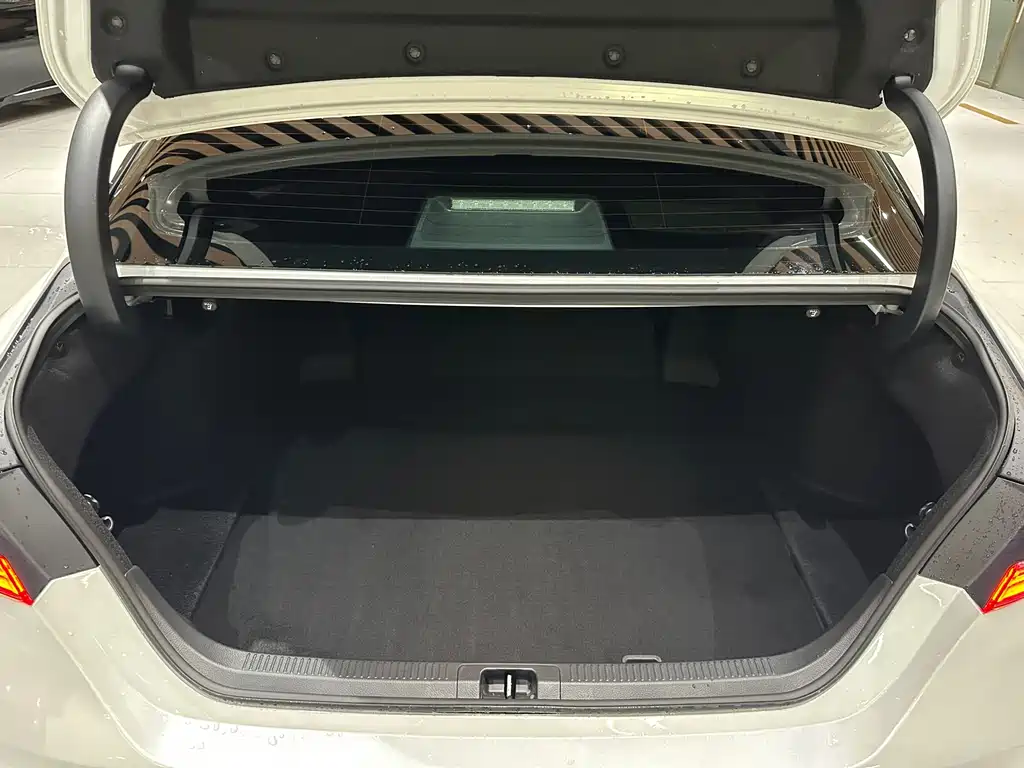 Toyota Camry — миниатюра 25