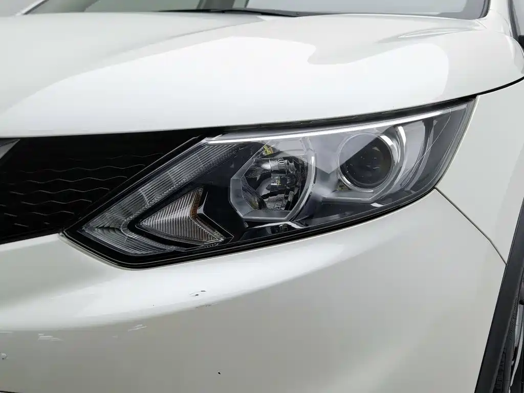 Nissan Qashqai — миниатюра 7