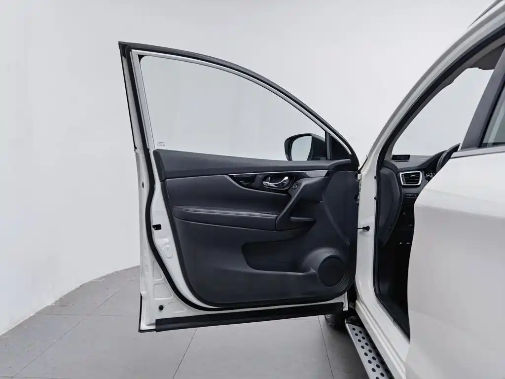 Nissan Qashqai — миниатюра 8