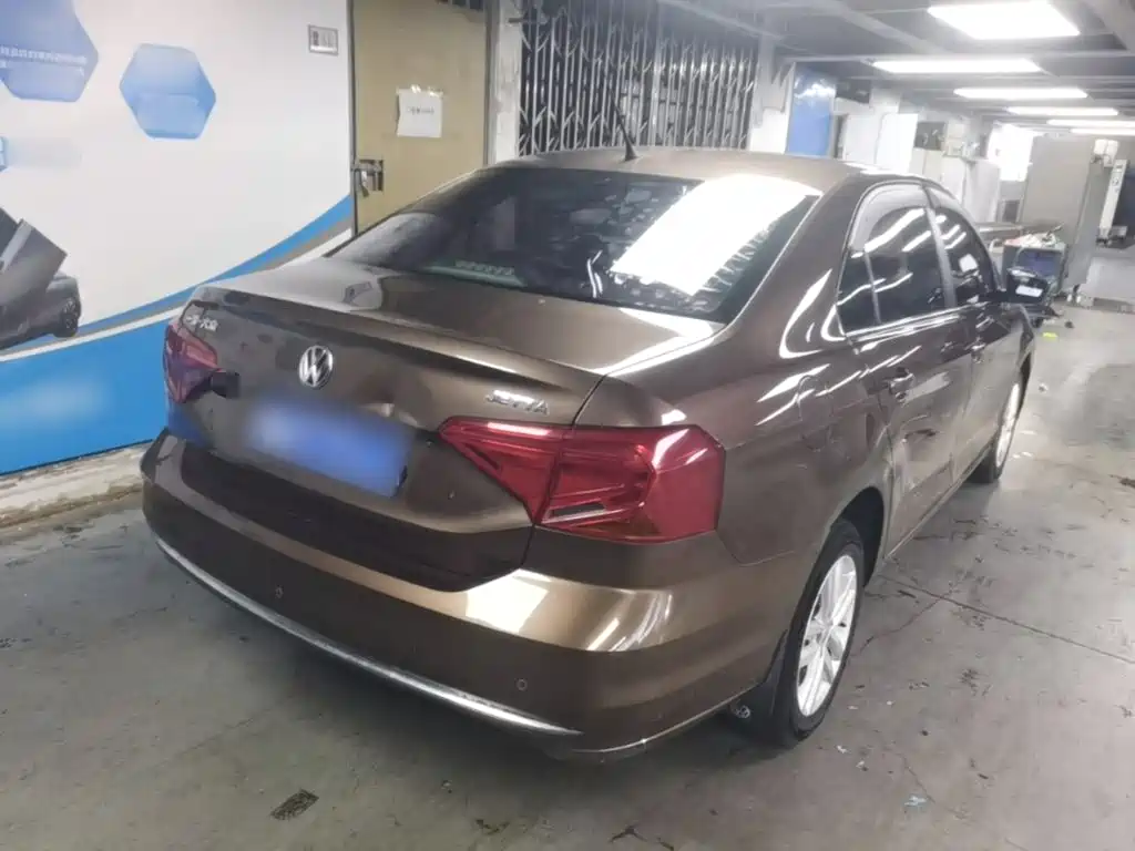 Volkswagen Jetta — миниатюра 7