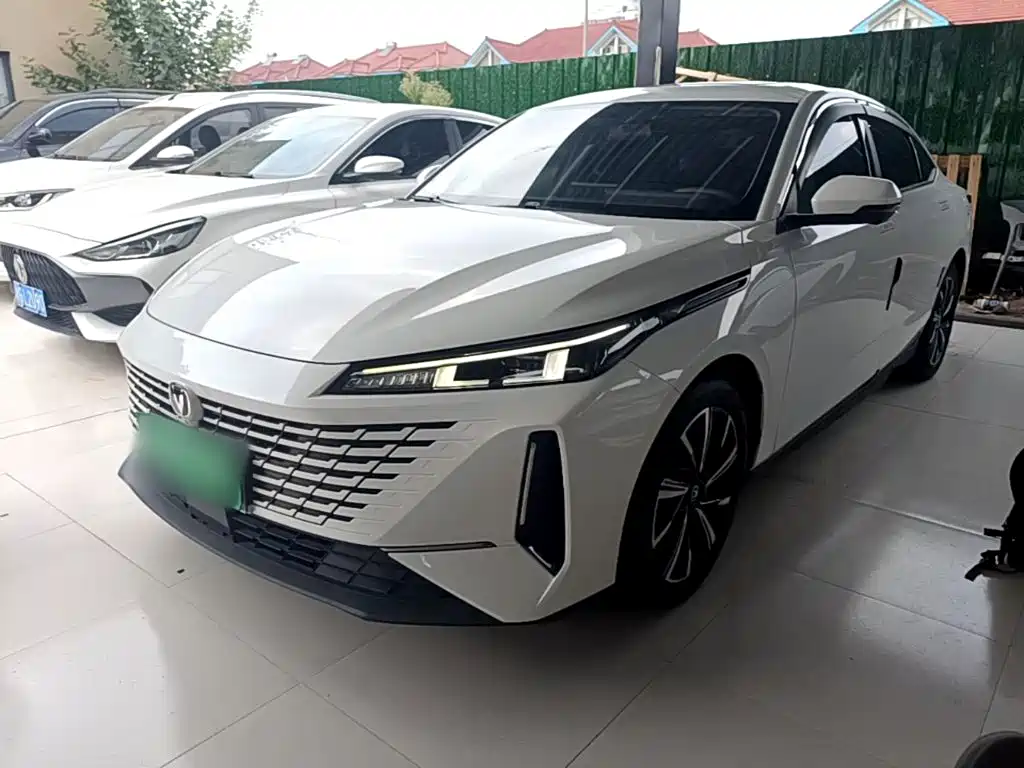 Changan Yida — миниатюра 2