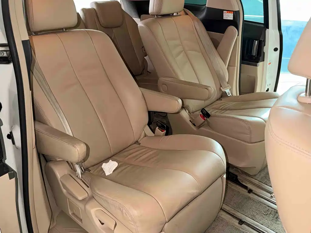 Toyota Previa — миниатюра 4