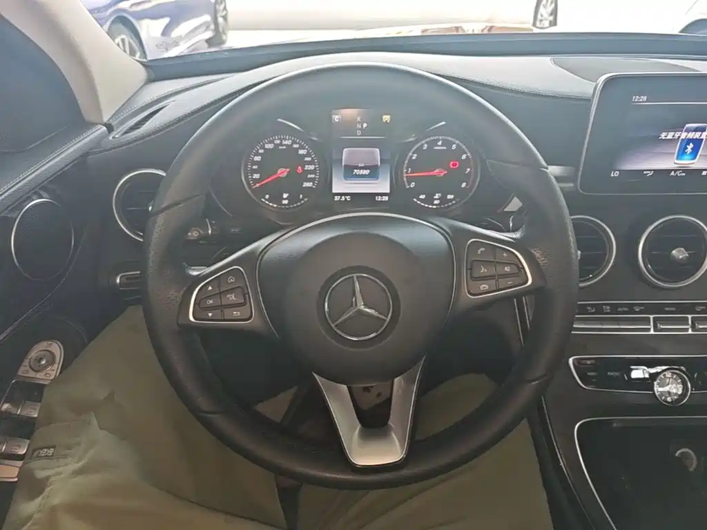 Mercedes-Benz C-Class — миниатюра 11