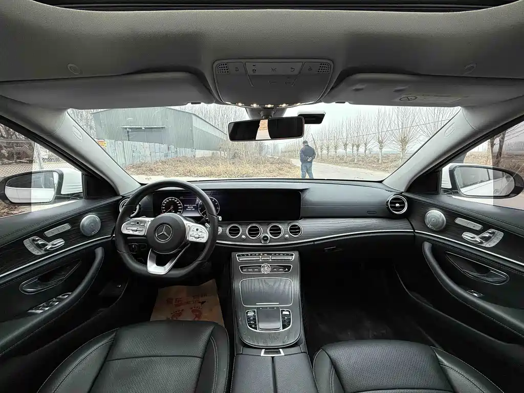 MERCEDES-BENZ E CLASS