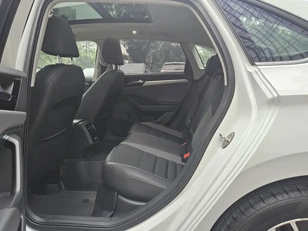 Volkswagen Sagitar — миниатюра 10