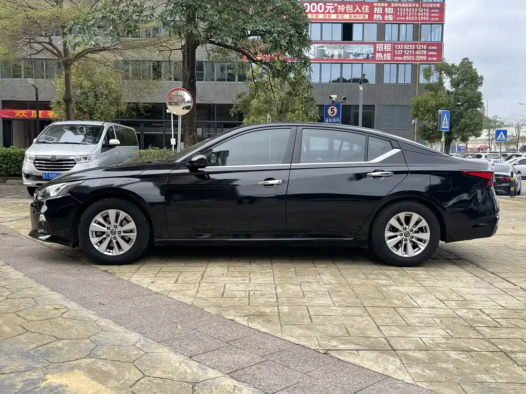 NISSAN TEANA