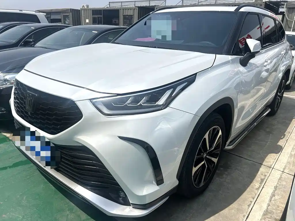 Toyota Crown Kluger 2023