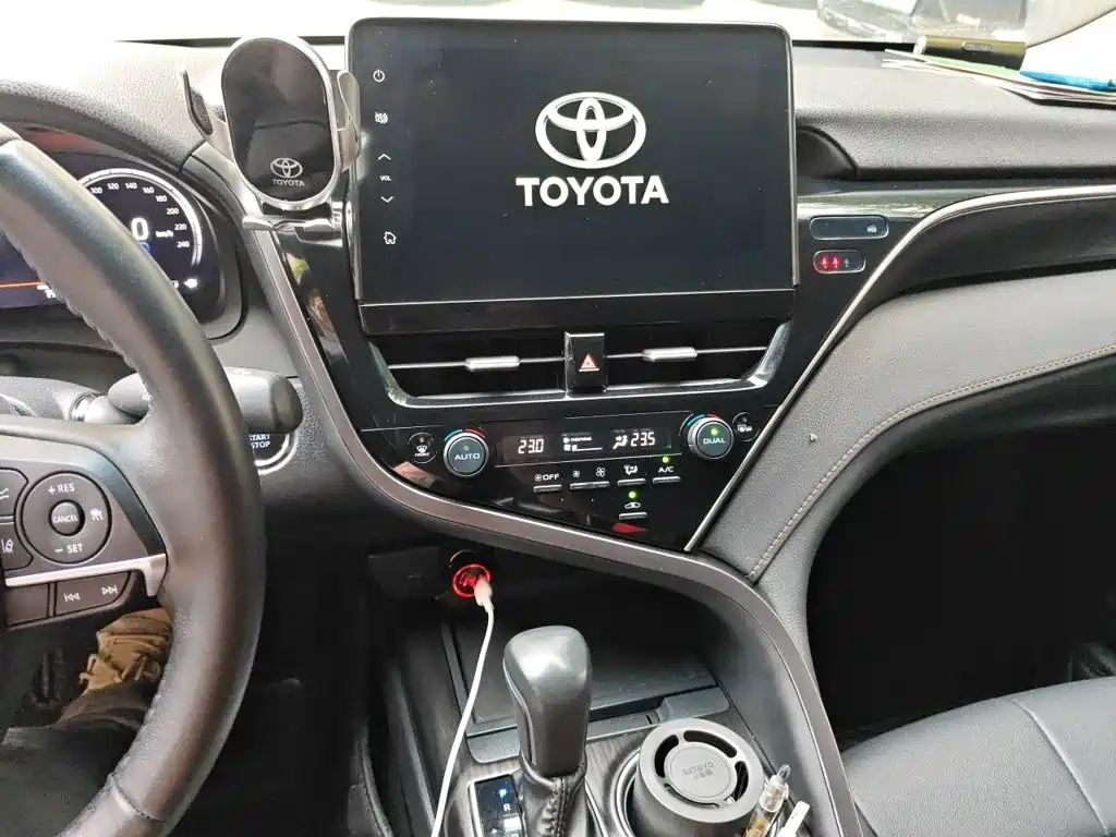 Toyota Camry — миниатюра 6