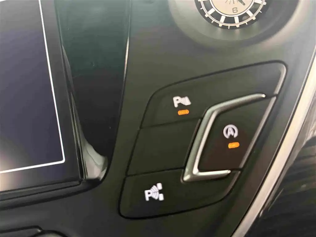 Buick Envision Plus — миниатюра 26