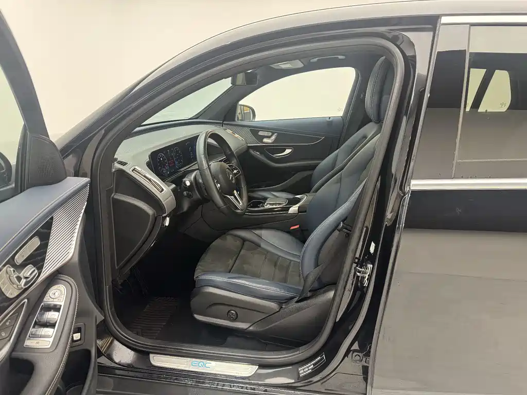 Mercedes-Benz EQC — миниатюра 11