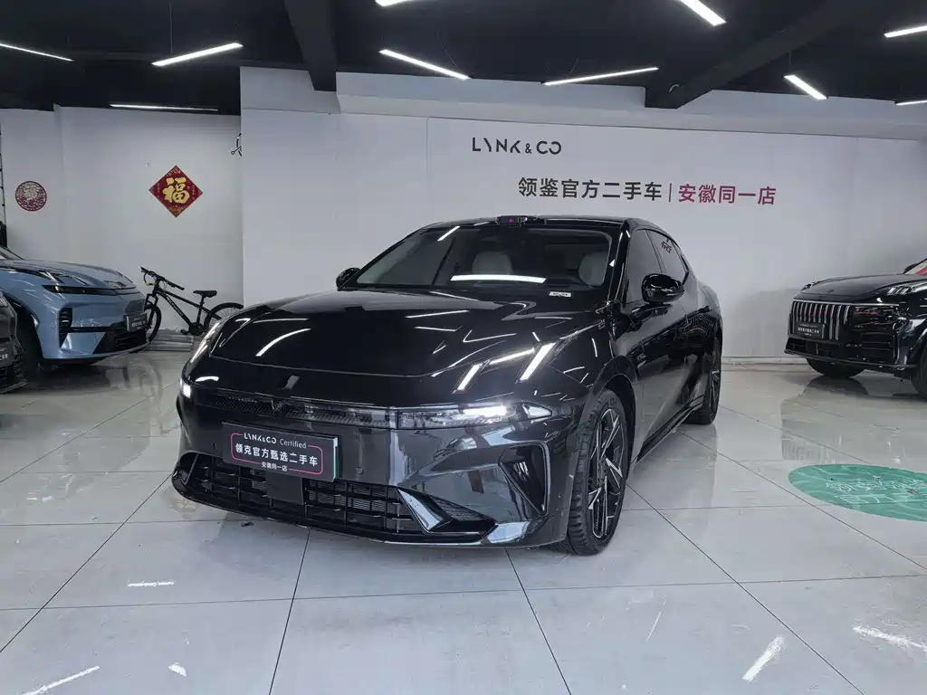 Lynk & Co 07 EM-P