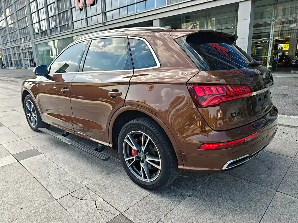 Audi Q5L — миниатюра 2