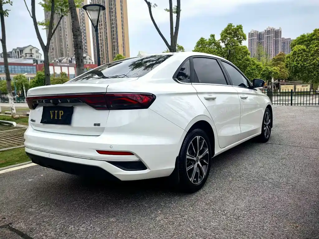 Geely Emgrand — миниатюра 7